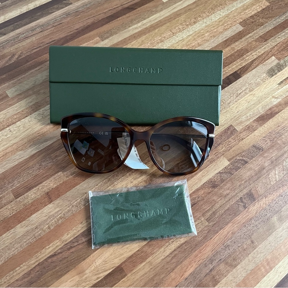 NWT Longchamp Sunglasses butterfly tortoise shell frames with case